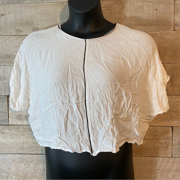 💥5/$25 Zara women’s white crop top ‎ in size large - Picture 1 of 6